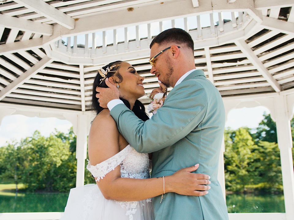 Justin and Kierra | Lake Lyndsay, Beach House